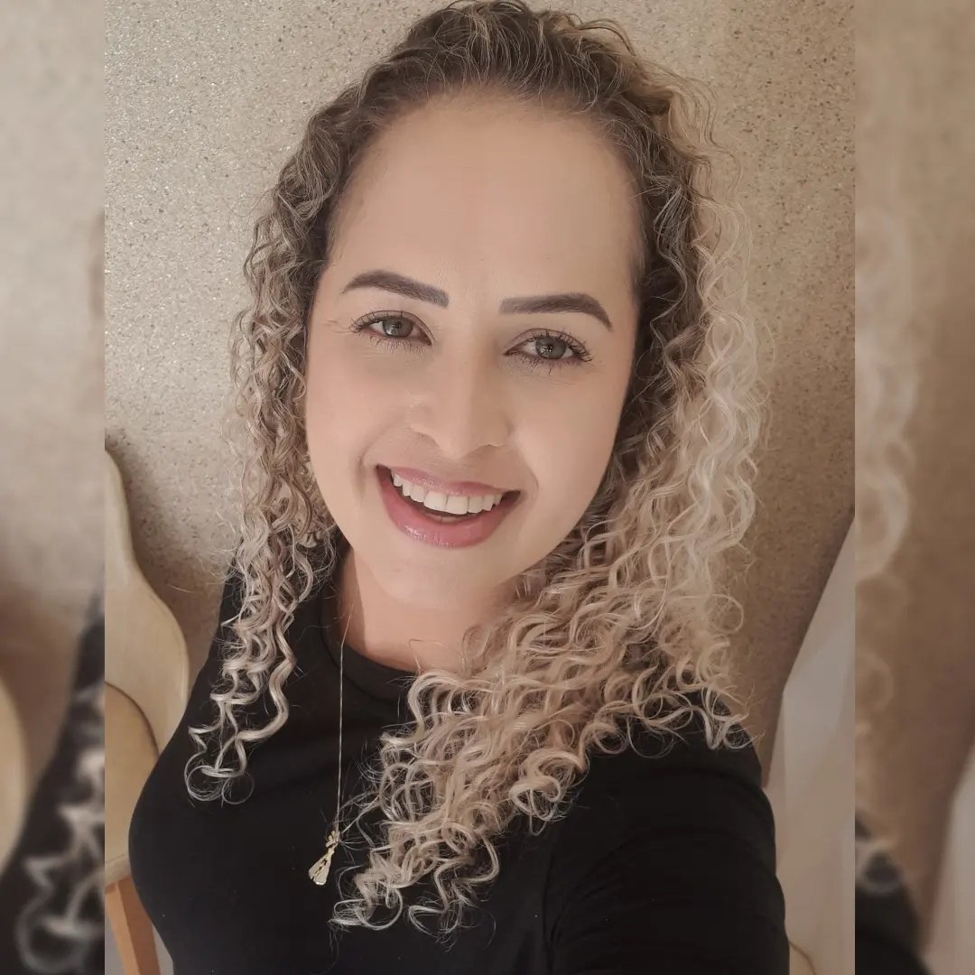 FABIA LOPES
